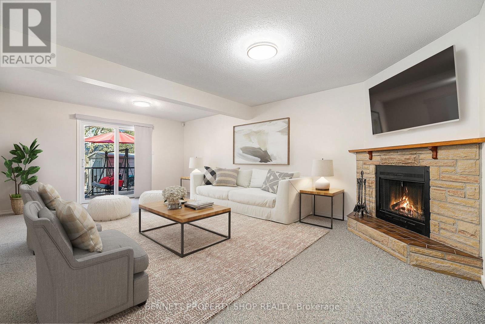 37 Ivylea Street, Ottawa, Ontario  K2G 4X1 - Photo 4 - X12145723