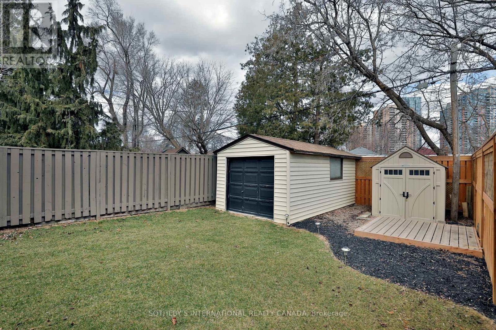 49 Poplar Avenue, Toronto, Ontario  M9B 3R5 - Photo 30 - W12147761
