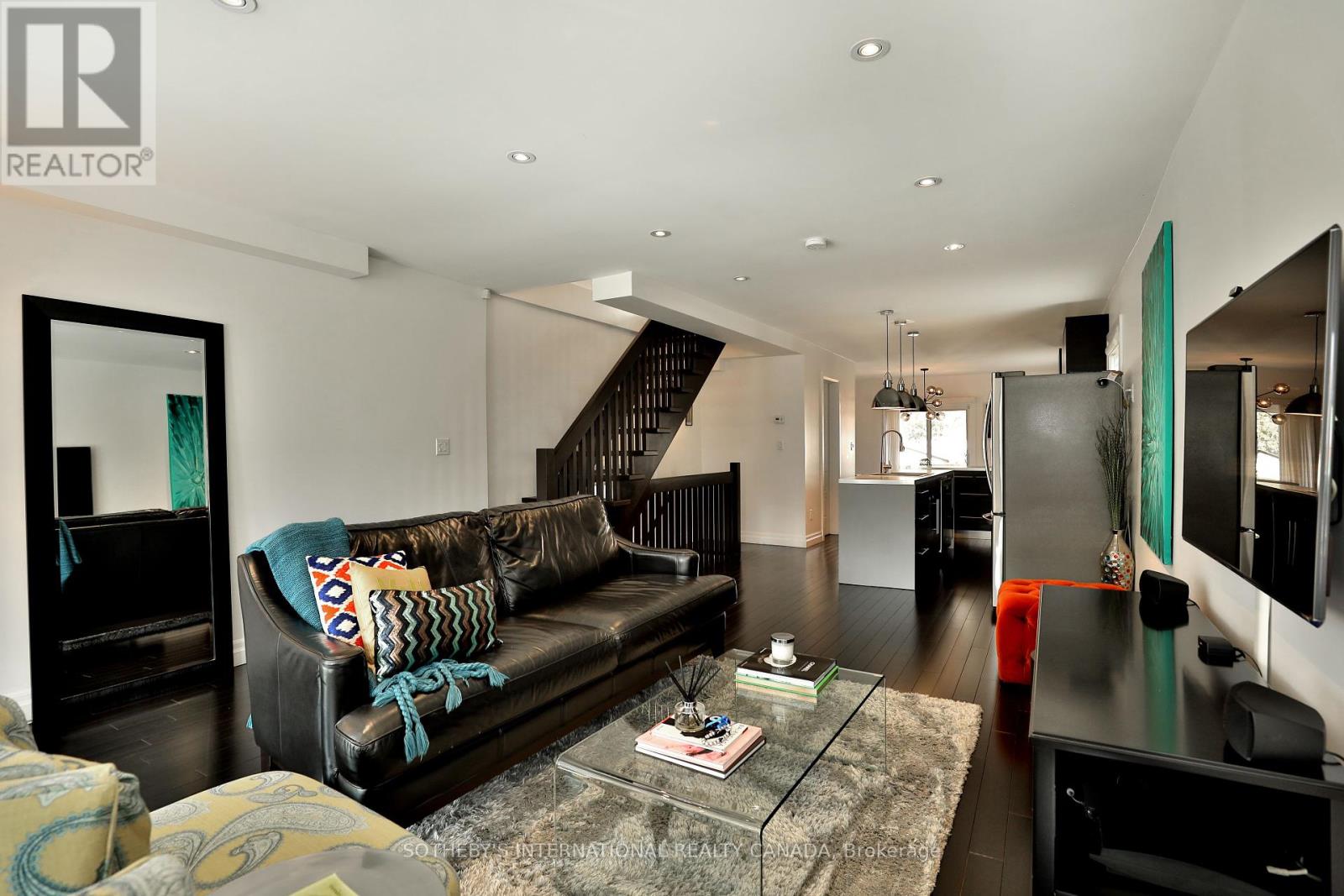 49 Poplar Avenue, Toronto, Ontario  M9B 3R5 - Photo 7 - W12147761