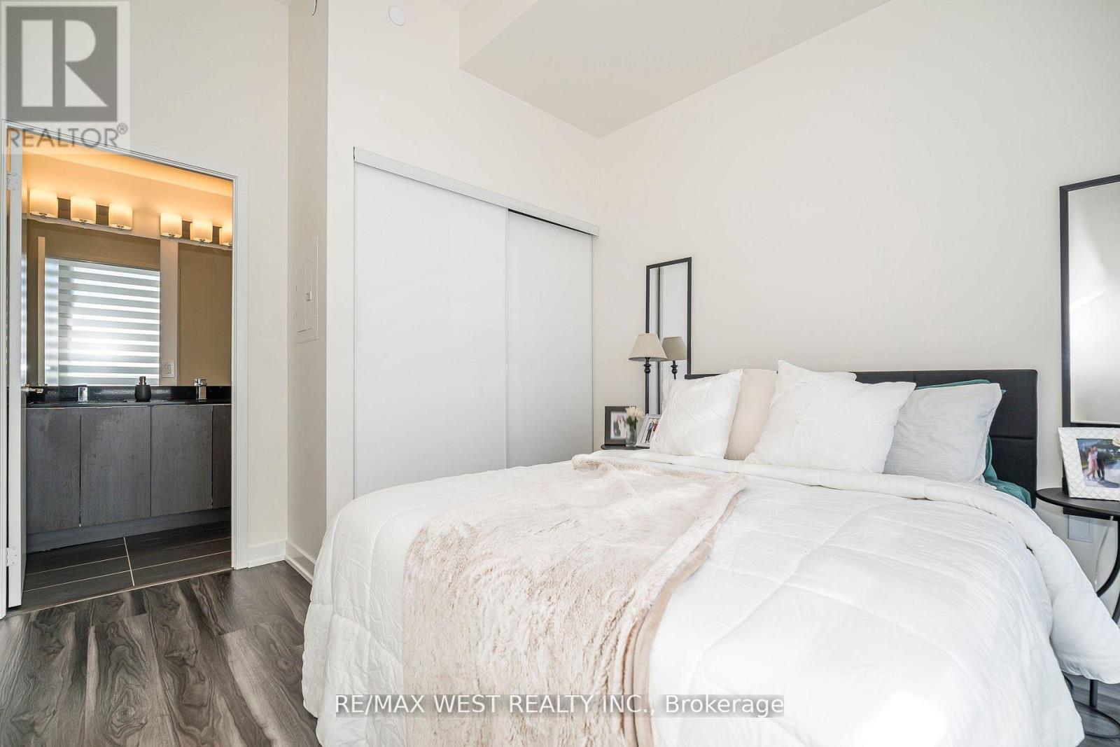 813 - 859 The Queensway S, Toronto, Ontario  M8Z 1M8 - Photo 15 - W12147828