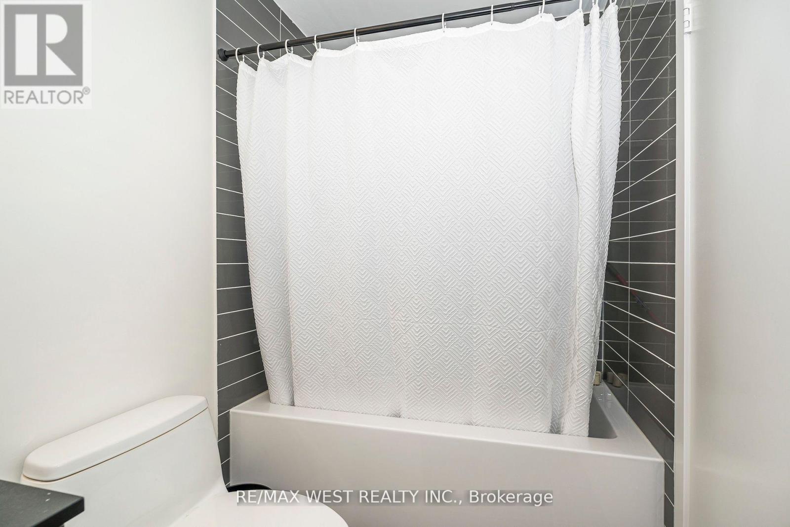 813 - 859 The Queensway S, Toronto, Ontario  M8Z 1M8 - Photo 17 - W12147828