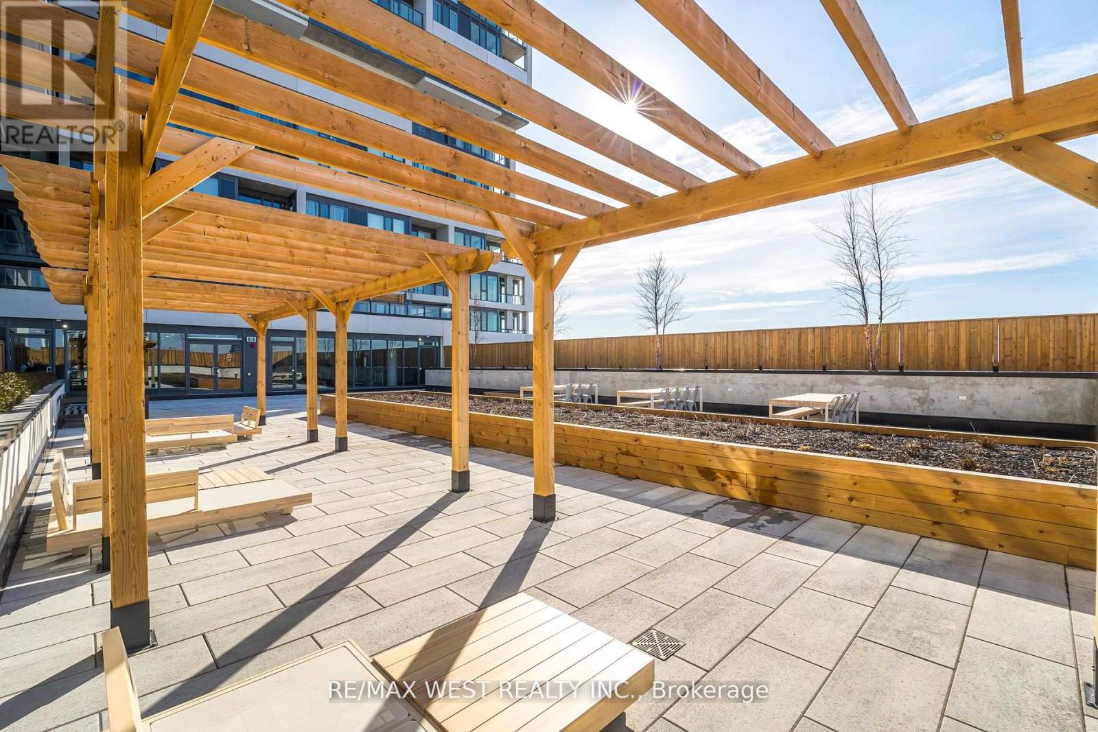 813 - 859 The Queensway S, Toronto, Ontario  M8Z 1M8 - Photo 30 - W12147828