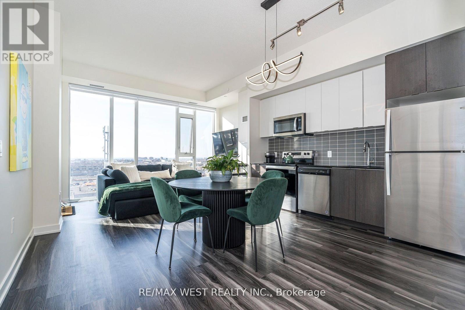 813 - 859 The Queensway S, Toronto, Ontario  M8Z 1M8 - Photo 5 - W12147828