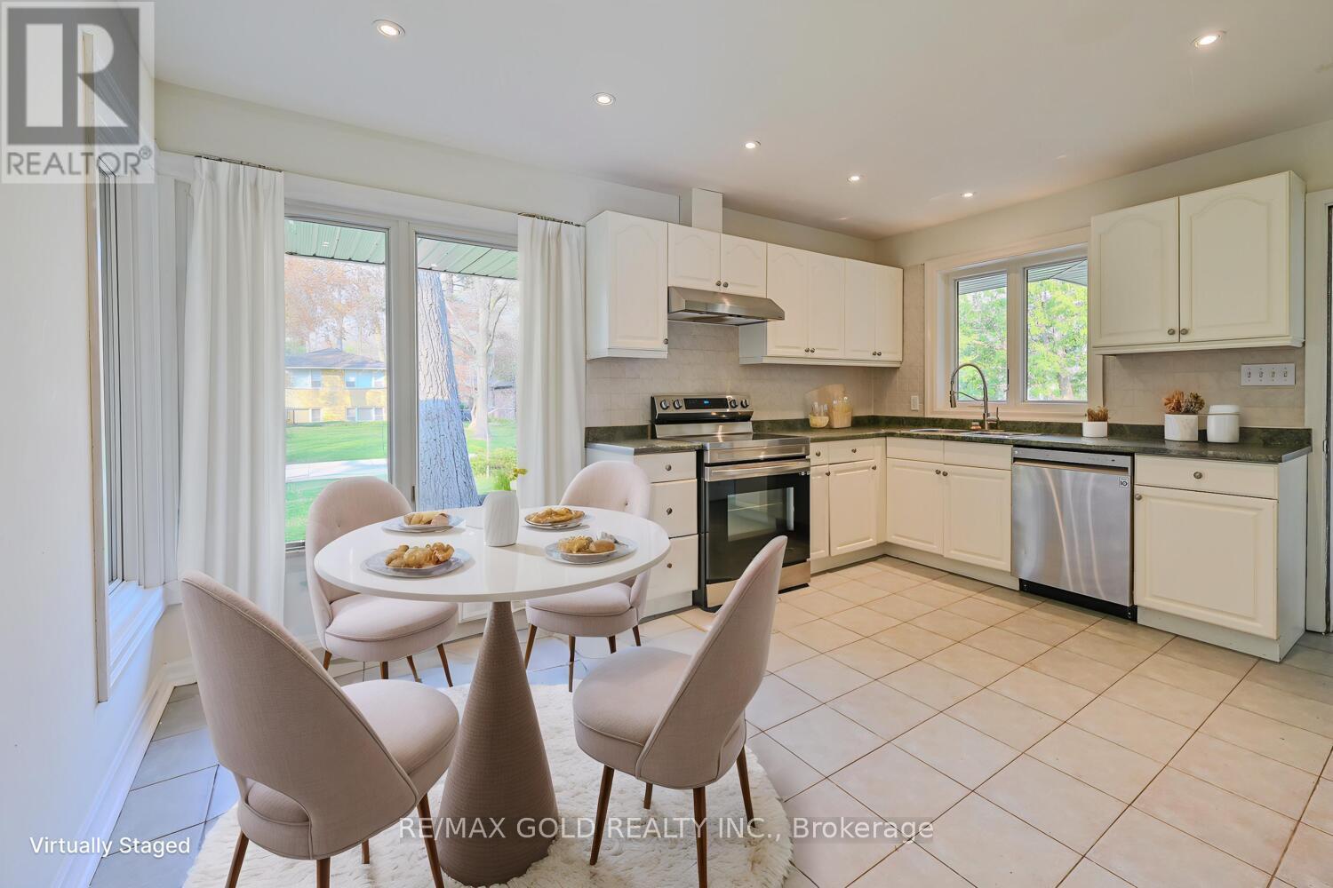 1534 Randor Drive, Mississauga, Ontario  L5J 3C7 - Photo 12 - W12147857