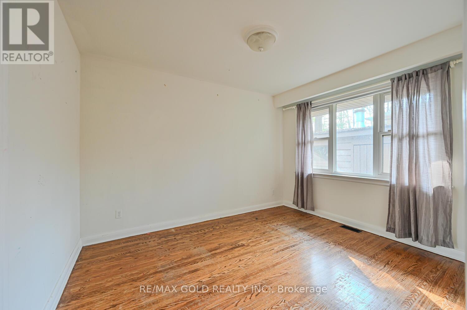 1534 Randor Drive, Mississauga, Ontario  L5J 3C7 - Photo 28 - W12147857