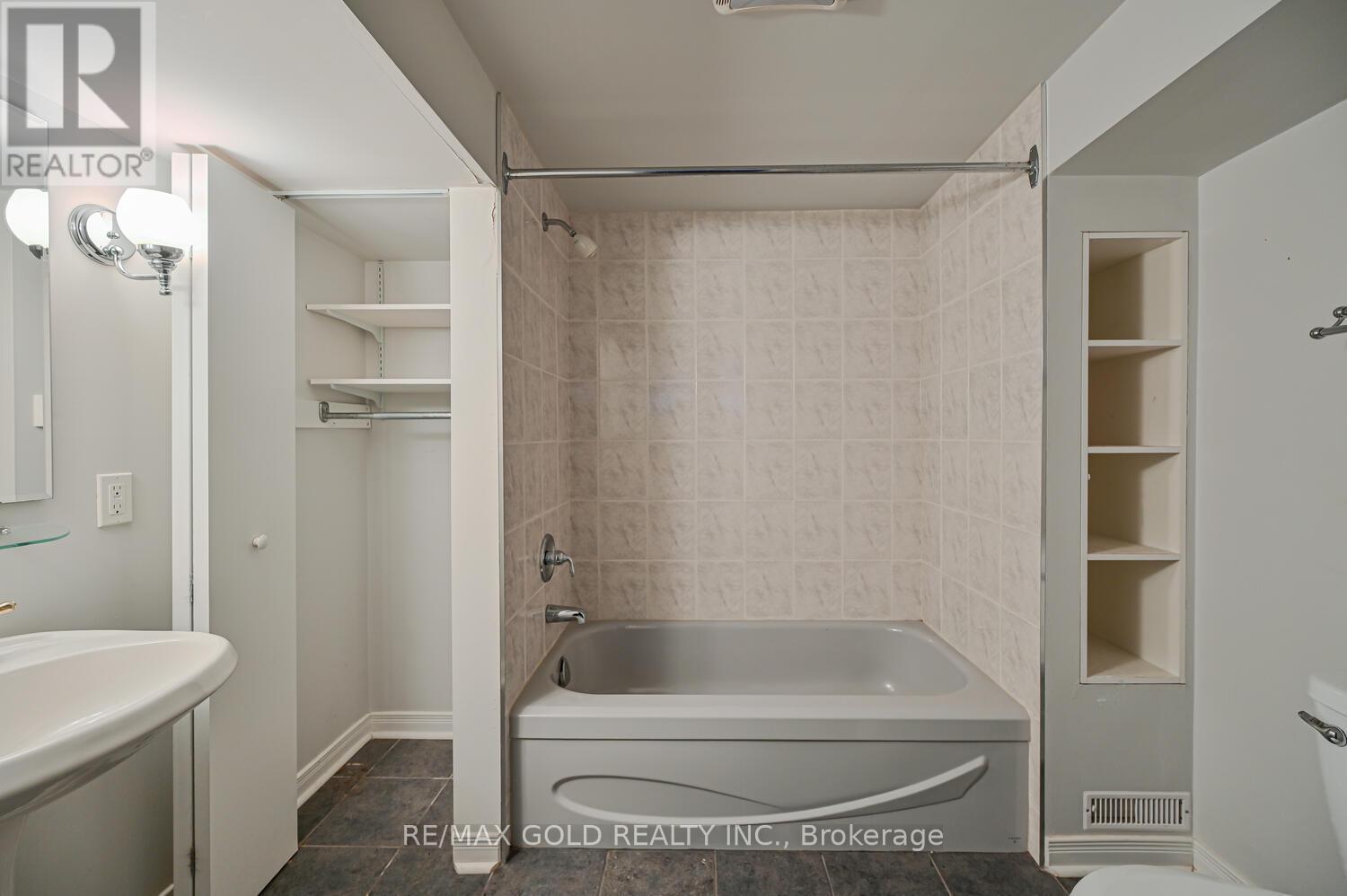 1534 Randor Drive, Mississauga, Ontario  L5J 3C7 - Photo 44 - W12147857