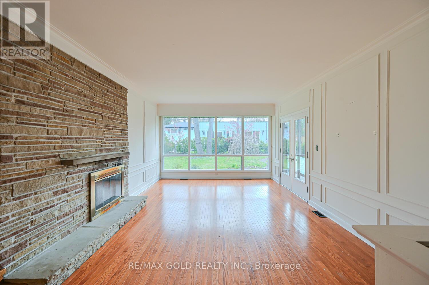1534 Randor Drive, Mississauga, Ontario  L5J 3C7 - Photo 6 - W12147857