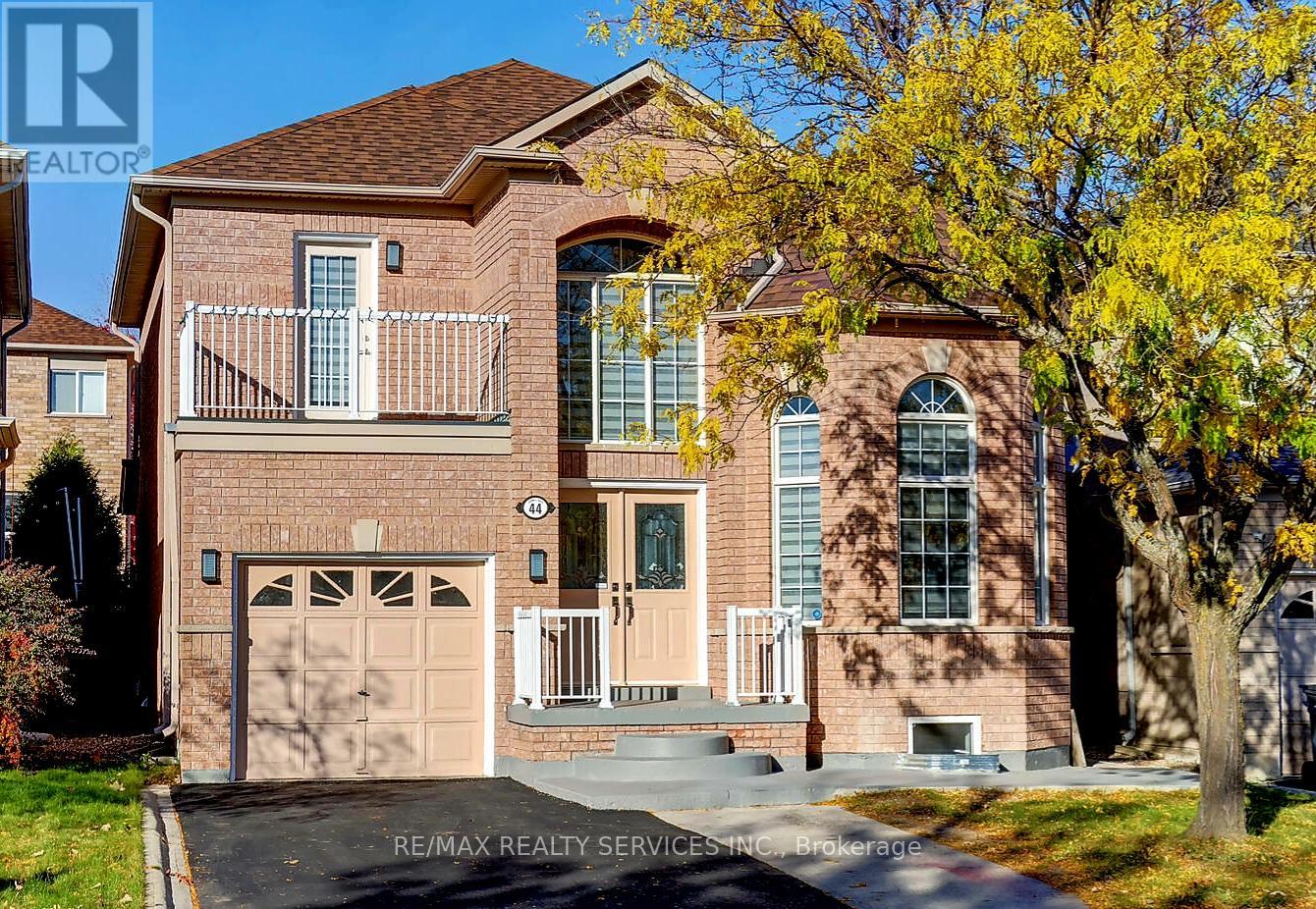 44 Lormel Gate, Brampton, Ontario  L7A 2R6 - Photo 1 - W12147874