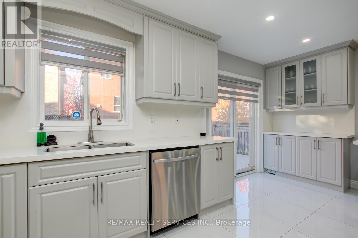 44 Lormel Gate, Brampton, Ontario  L7A 2R6 - Photo 15 - W12147874