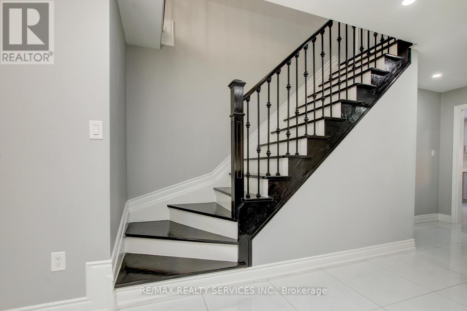 44 Lormel Gate, Brampton, Ontario  L7A 2R6 - Photo 19 - W12147874