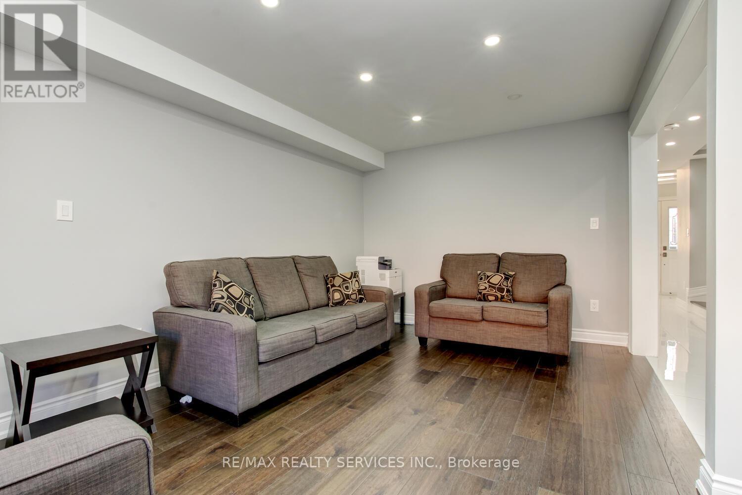 44 Lormel Gate, Brampton, Ontario  L7A 2R6 - Photo 9 - W12147874
