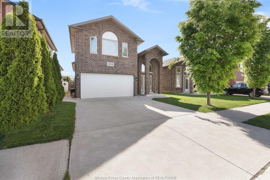 3028 MCROBBIE CRESCENT, Windsor, Ontario