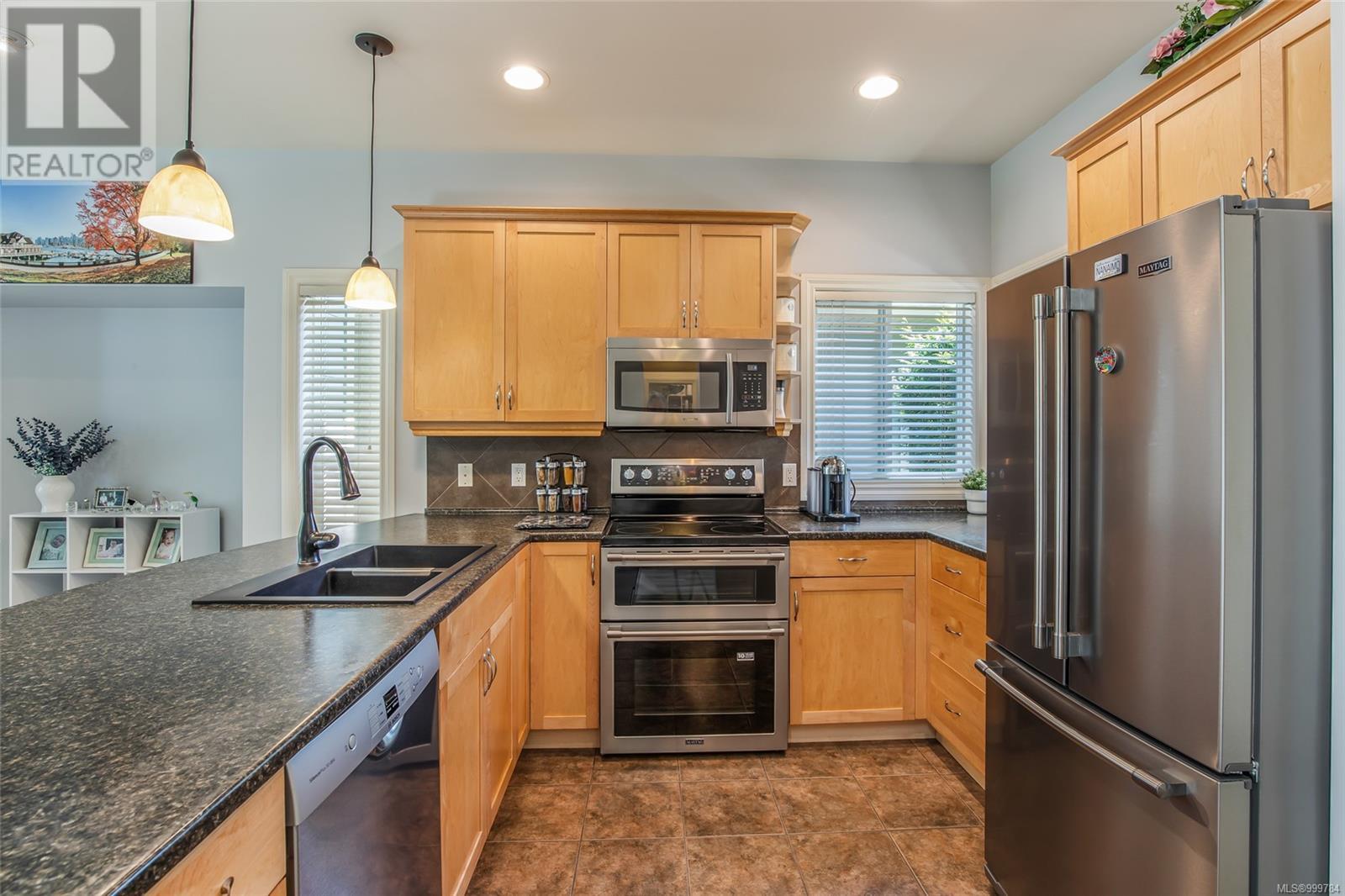 Property at 6138 Avery Lane image 3