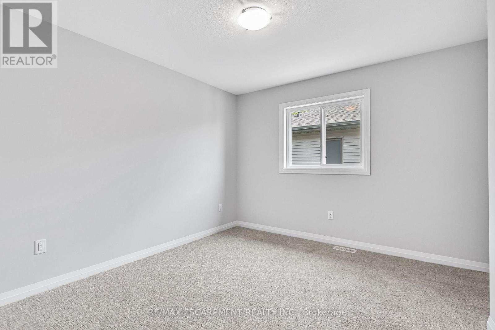 65 Willson Drive, Thorold, Ontario  L2V 0G7 - Photo 28 - X12147803