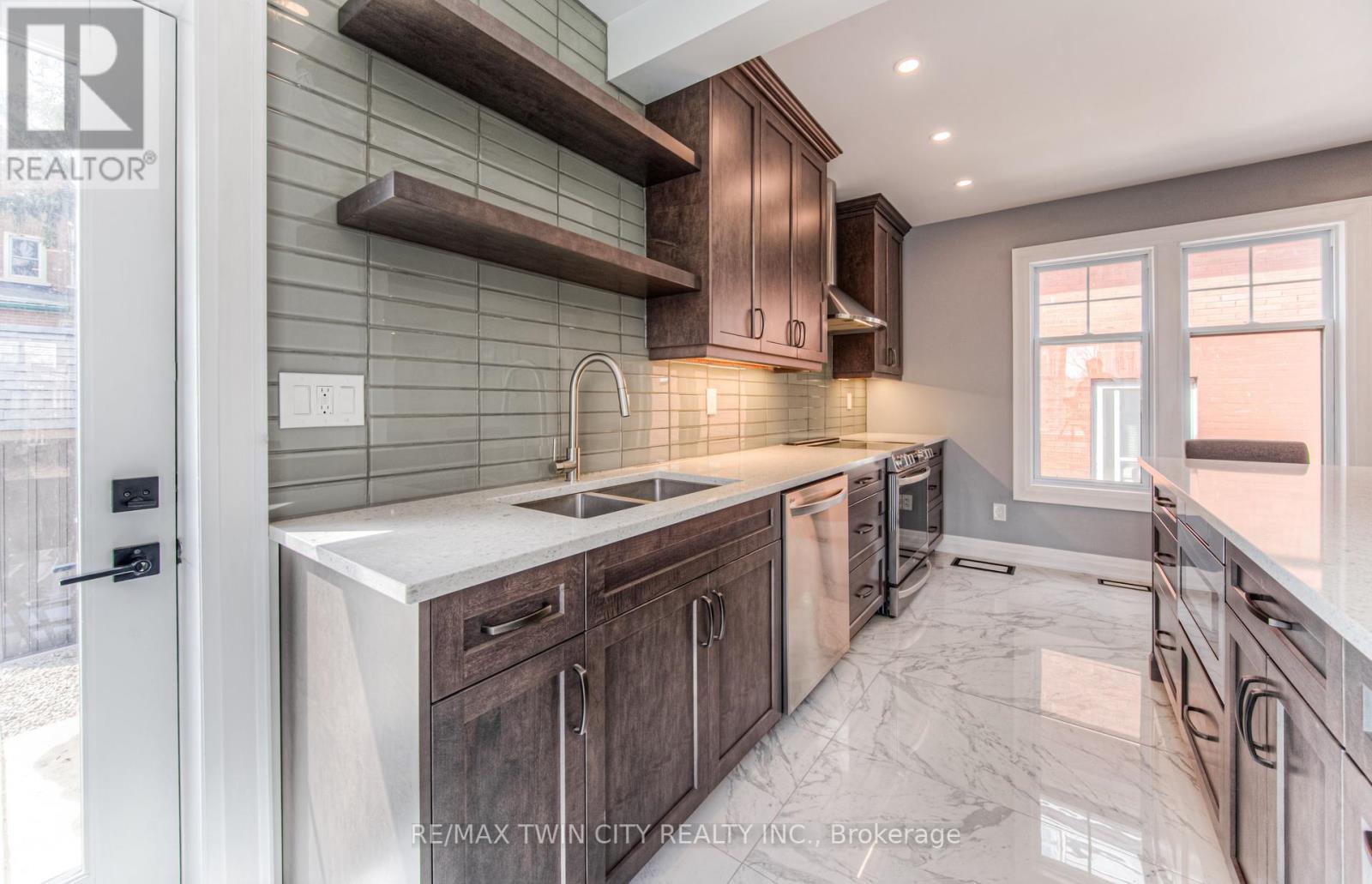 31 Dekay Street, Waterloo, Ontario  N2H 3T4 - Photo 17 - X12147836