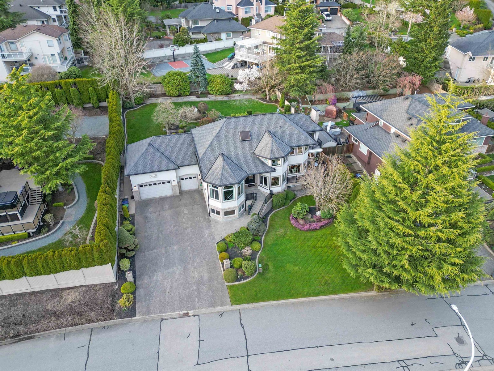 Property at 16425 77 AVENUE image 3