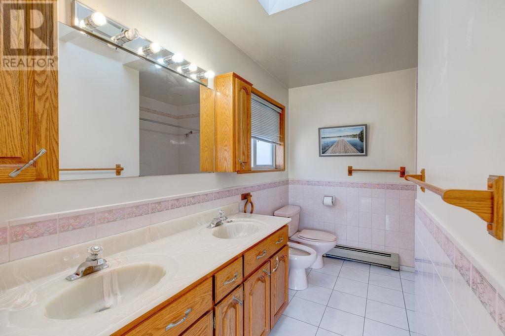 8166 11th Avenue, Burnaby, British Columbia  V3N 2N9 - Photo 23 - R2995422