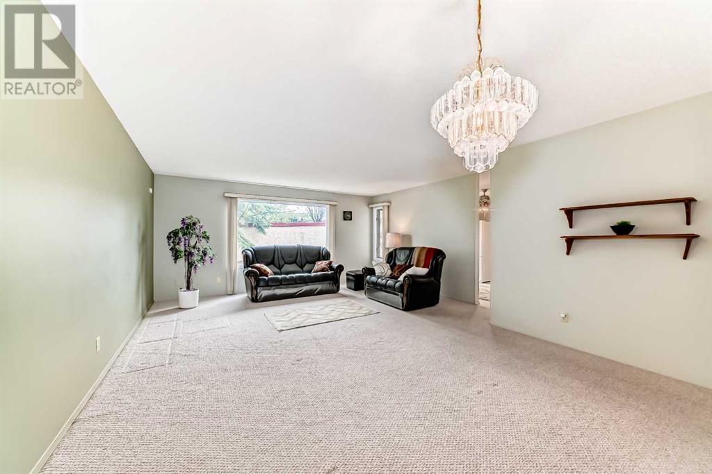 22 Sandarac Circle Nw, Calgary, Alberta  T3K 3G7 - Photo 17 - A2220707