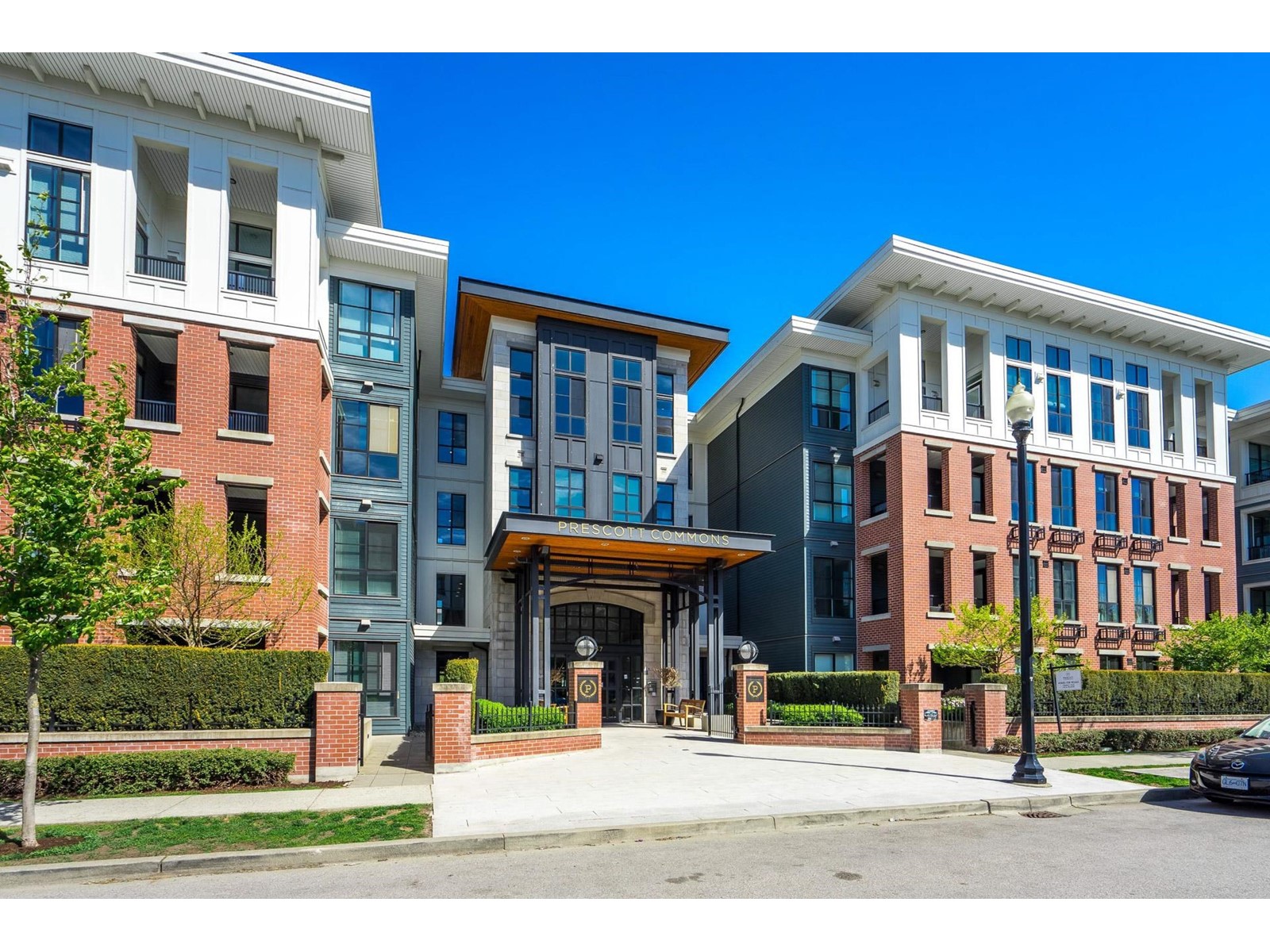 101 15137 33 Avenue, Surrey, British Columbia  V3Z 0Y1 - Photo 1 - R3002554