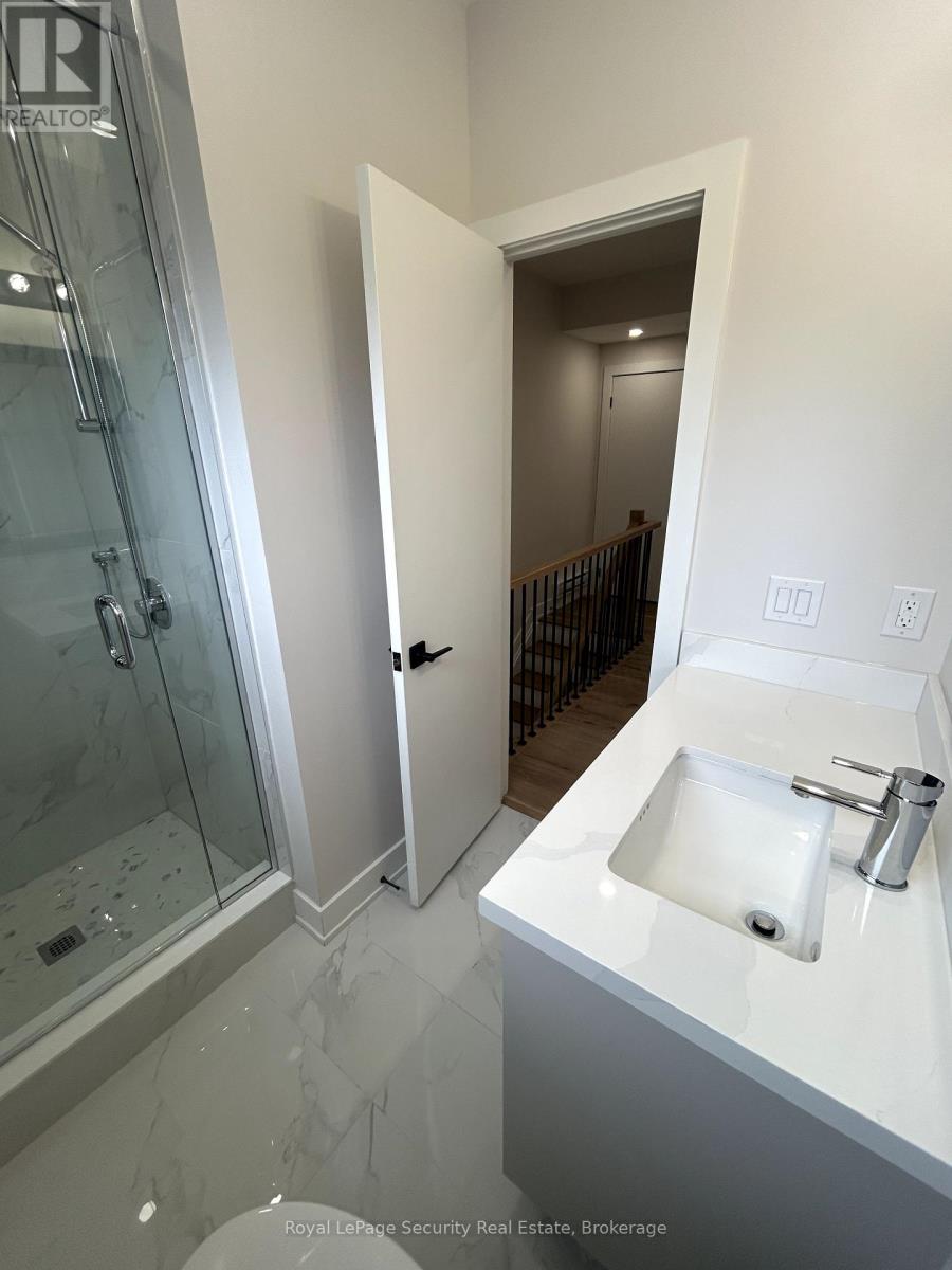 Laneway - 513 Ossington Street, Toronto, Ontario  M6G 3T3 - Photo 16 - C12147850