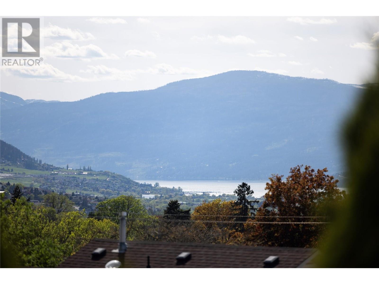 1001 Windsor Place, Vernon, British Columbia  V1T 9E7 - Photo 47 - 10344970