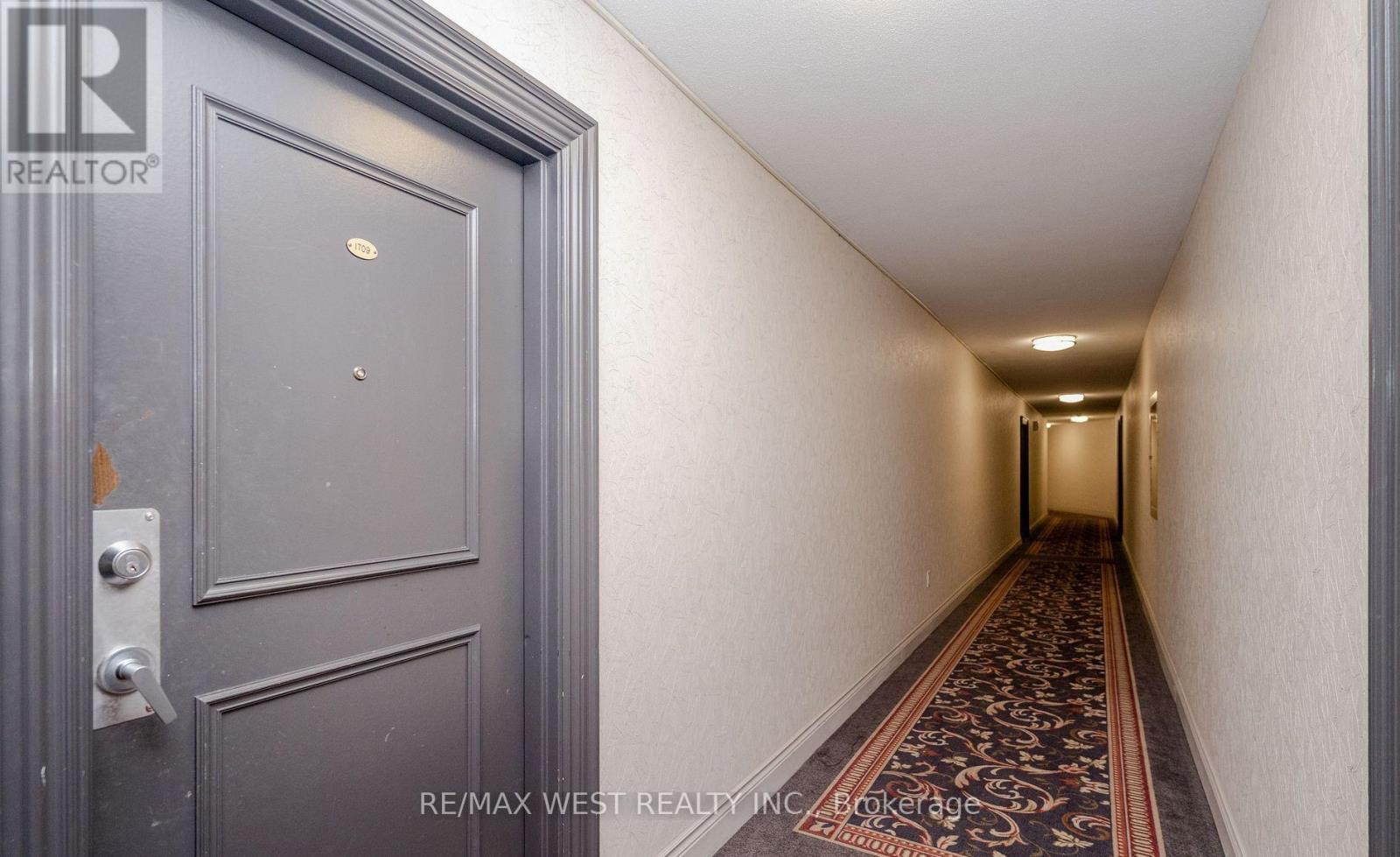 Property at 1709 - 60 PAVANE LINKWAY image 4