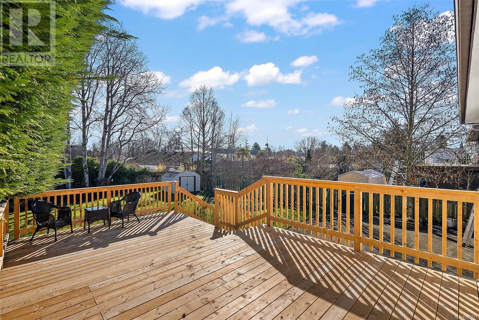 Property at 9605 Lapwing Pl image 2