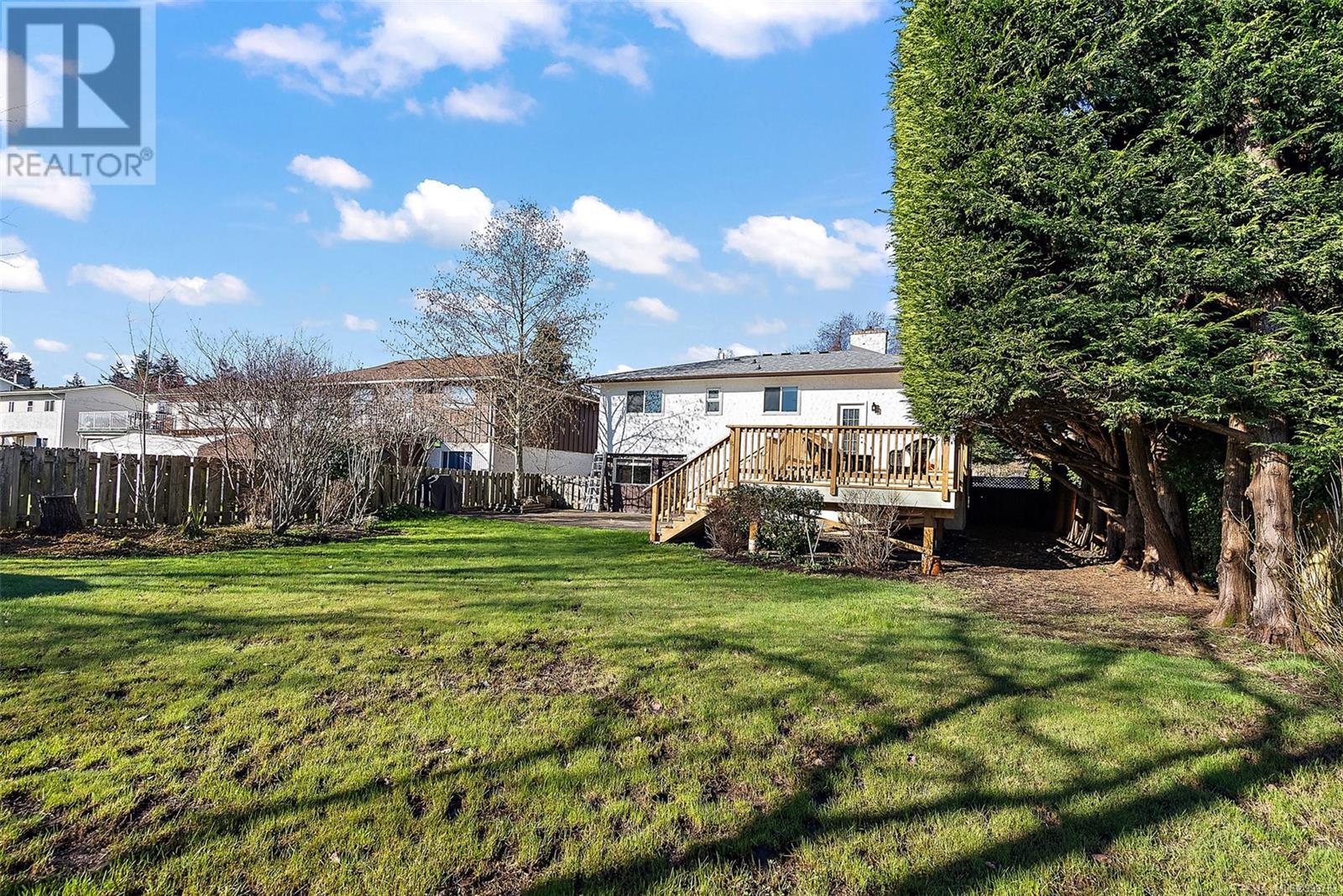 Property at 9605 Lapwing Pl image 3