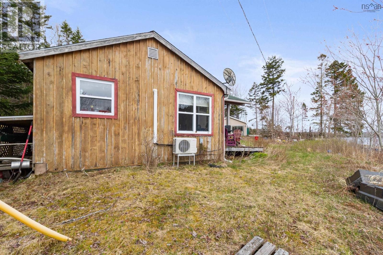 Property at 832 Upper Lakeville Road image 4