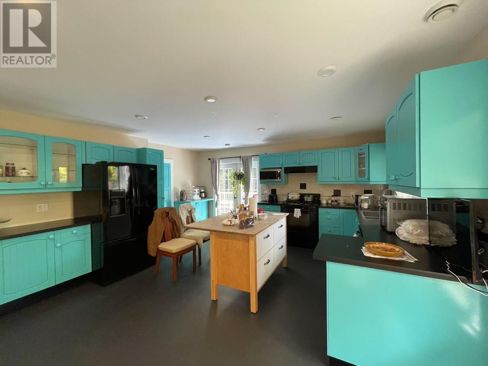 Property at 5065 1 AVENUE image 3