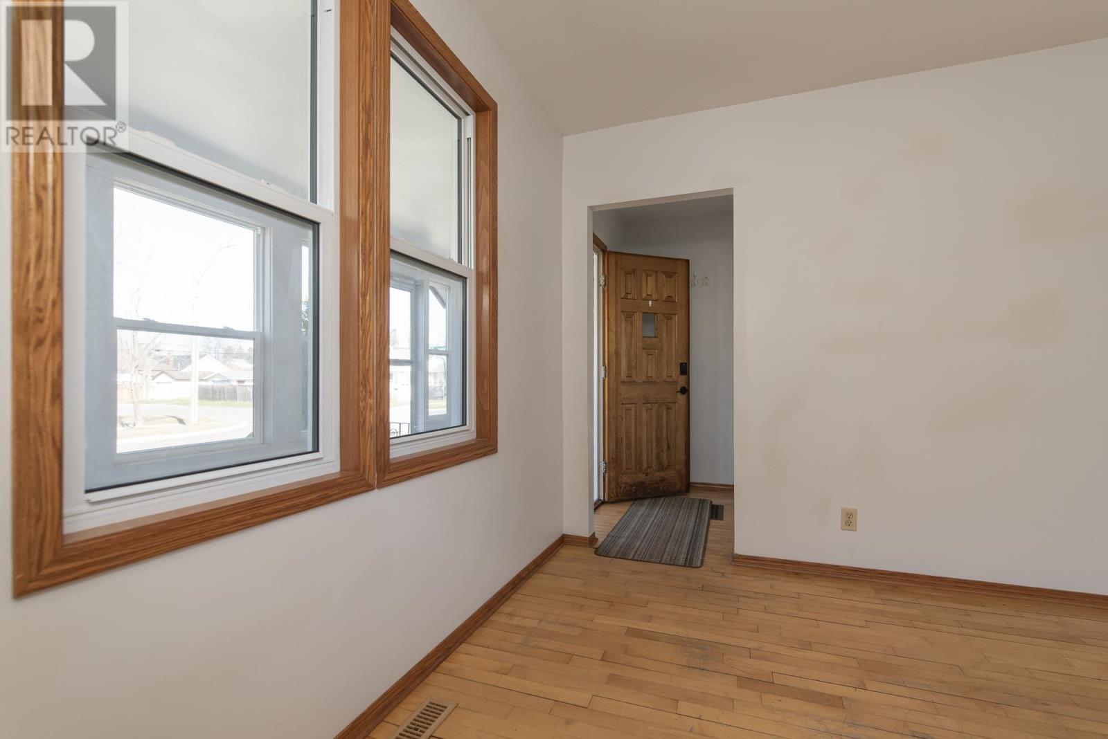 Property at 348 Archibald ST N image 5