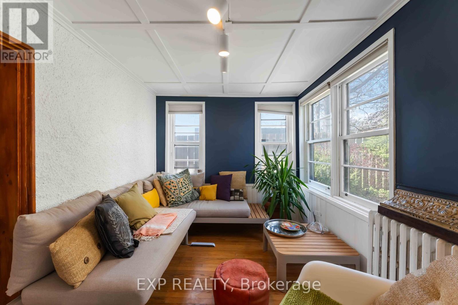 183 Augusta Street, Ottawa, Ontario  K1N 8B9 - Photo 5 - X12148060