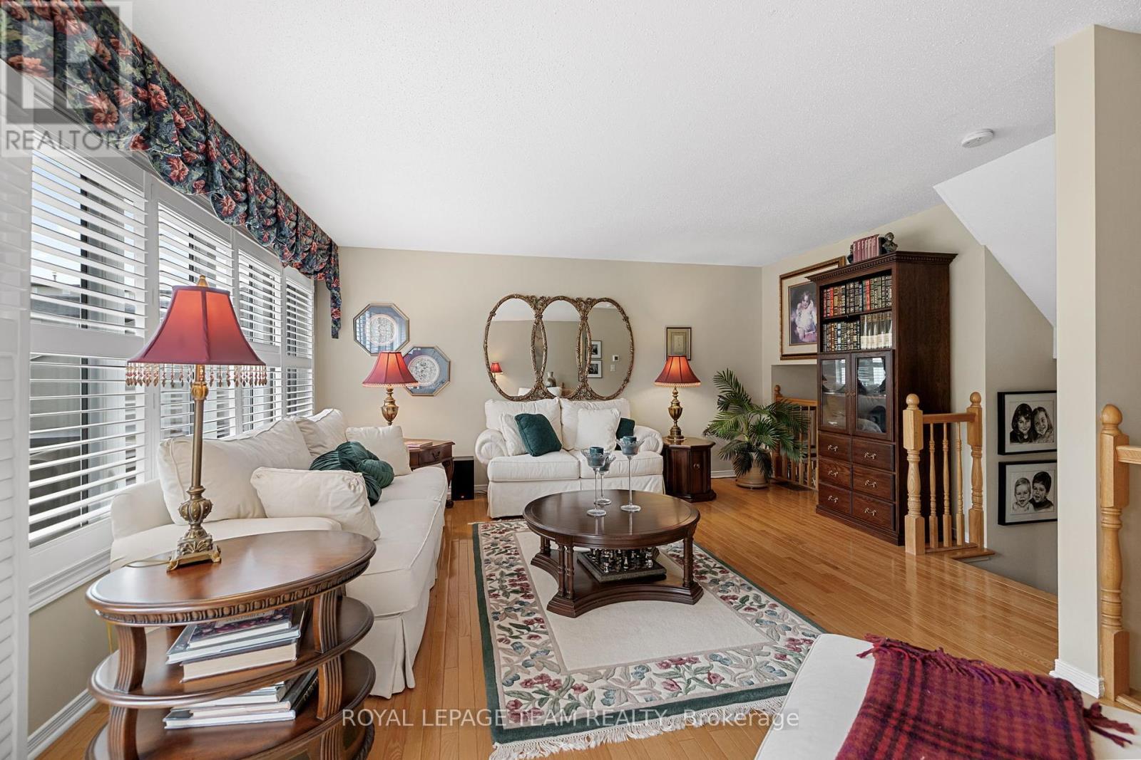 84 Winbro Avenue, Ottawa, Ontario  K1V 0M6 - Photo 17 - X12148063
