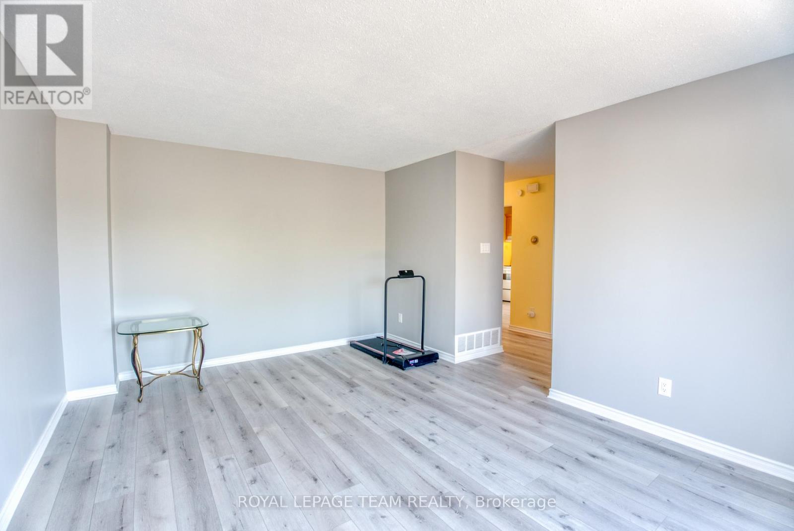 23 Tulane Crescent, Ottawa, Ontario  K2J 2G2 - Photo 10 - X12148067