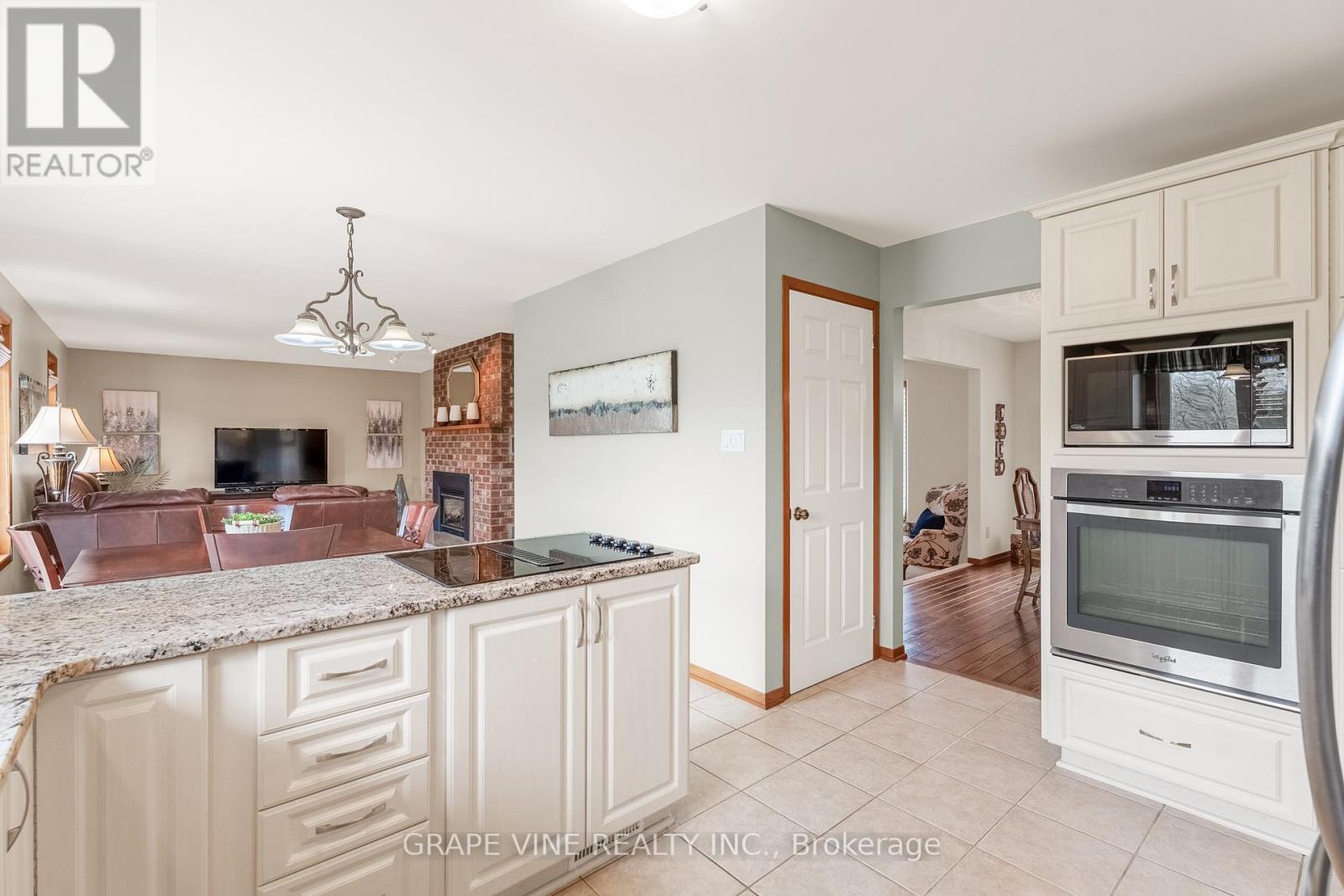 4525 Mcneely Road, Ottawa, Ontario  K4B 1J1 - Photo 18 - X12148125