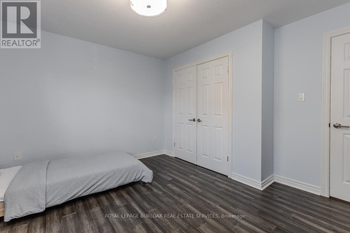 2382 Emerson Drive, Burlington, Ontario  L7L 7G6 - Photo 26 - W12102408