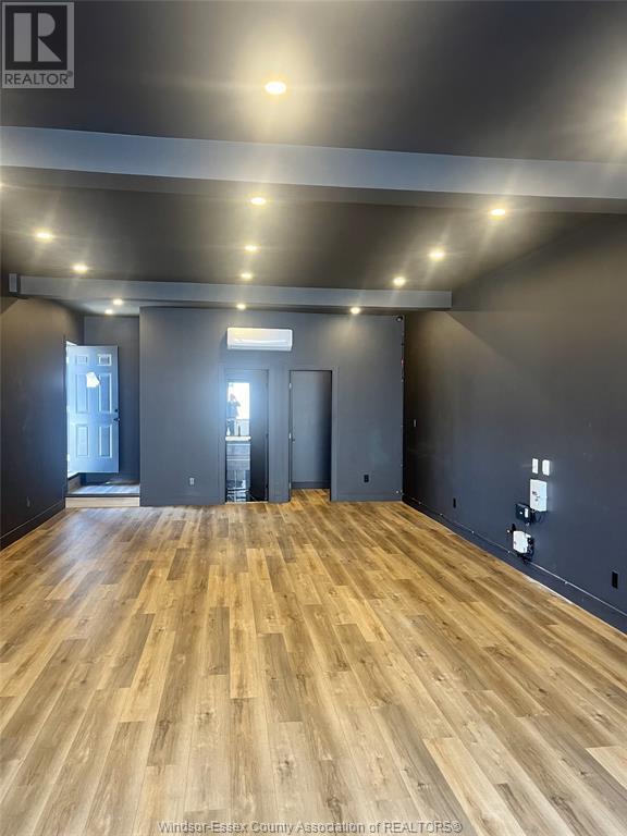 Property at 807 PILLETTE image 5