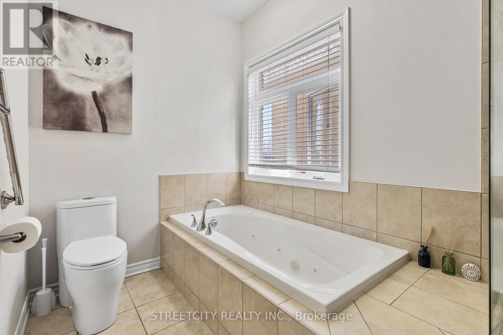1950 Beaverbrook Avenue, London North (North M), Ontario  N6H 5X6 - Photo 18 - X12148078