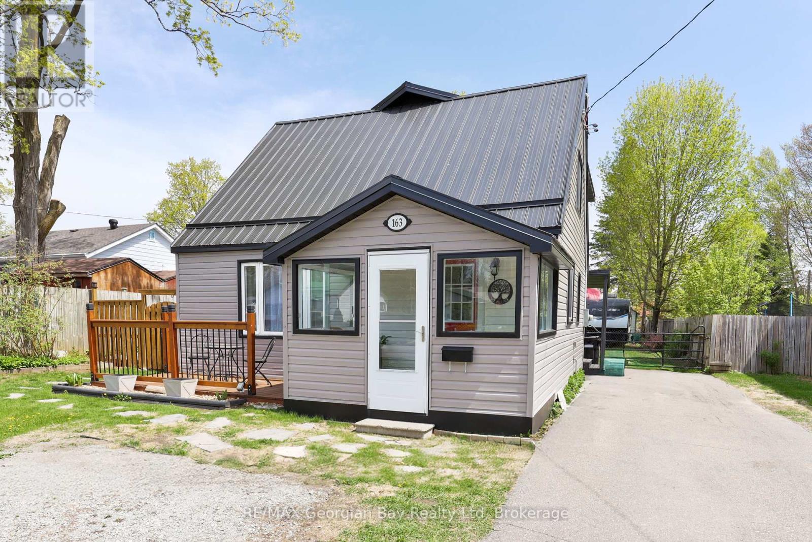 163 Eighth Street, Midland, Ontario  L4R 4A7 - Photo 2 - S12147976