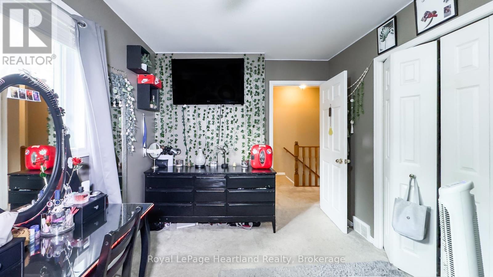 49 Wellington Street W, South Huron, Ontario  N0M 1S2 - Photo 20 - X12148022