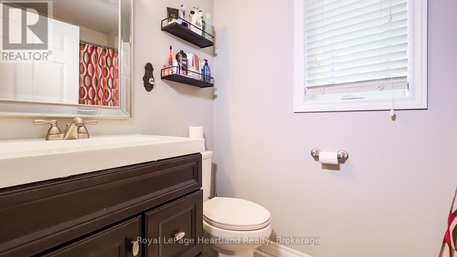 49 Wellington Street W, South Huron, Ontario  N0M 1S2 - Photo 22 - X12148022