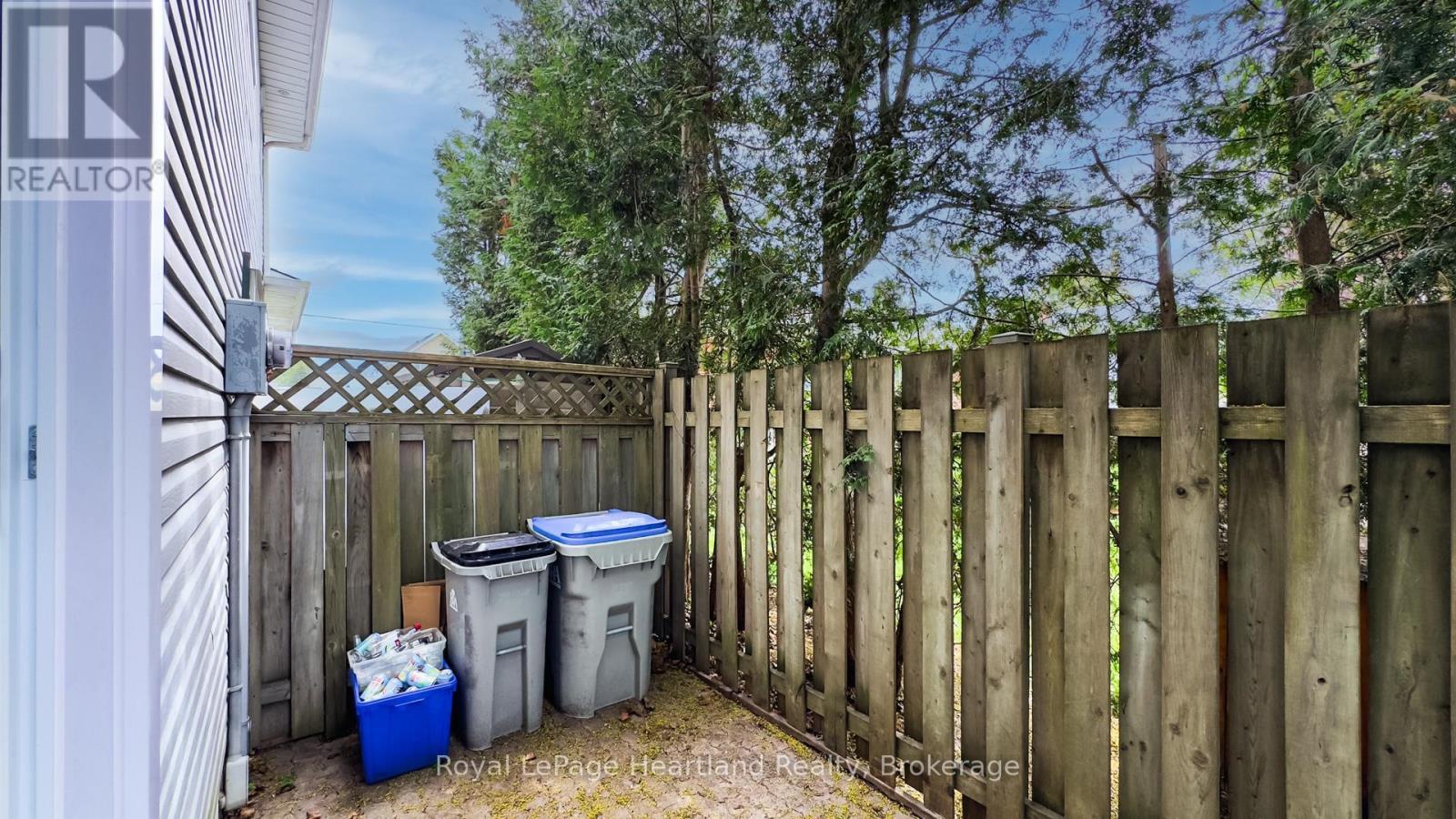49 Wellington Street W, South Huron, Ontario  N0M 1S2 - Photo 28 - X12148022