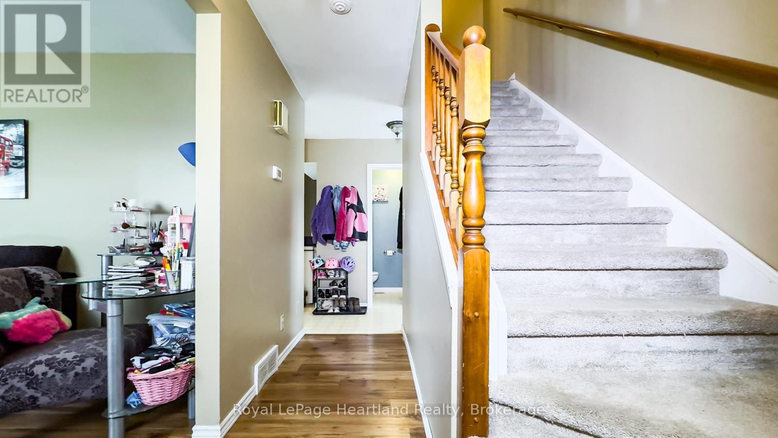 49 Wellington Street W, South Huron, Ontario  N0M 1S2 - Photo 3 - X12148022