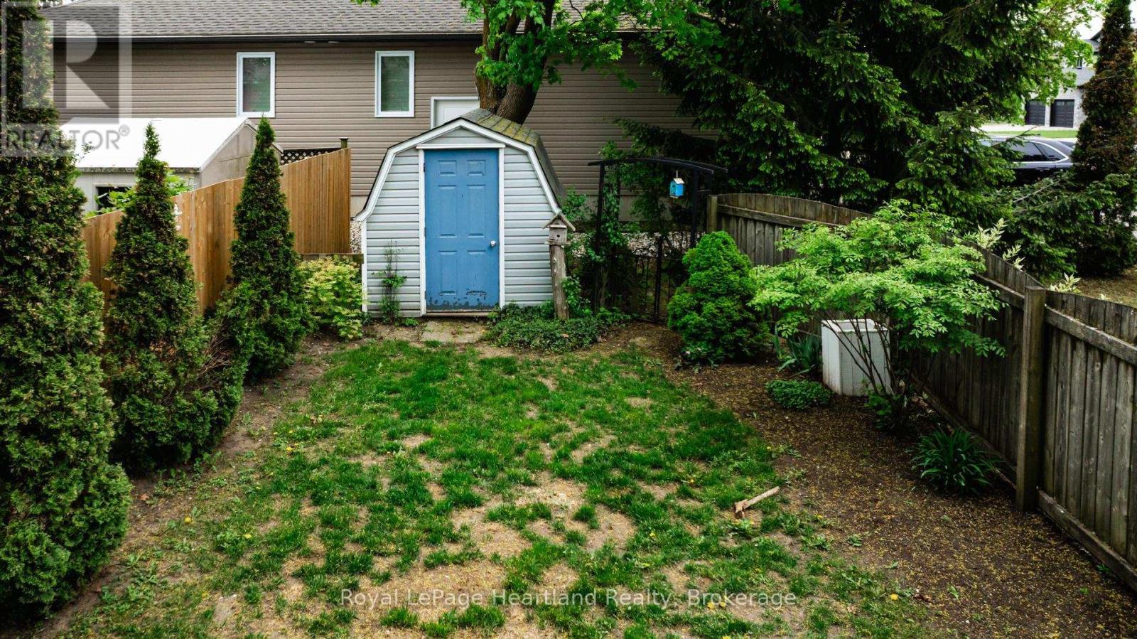 49 Wellington Street W, South Huron, Ontario  N0M 1S2 - Photo 31 - X12148022