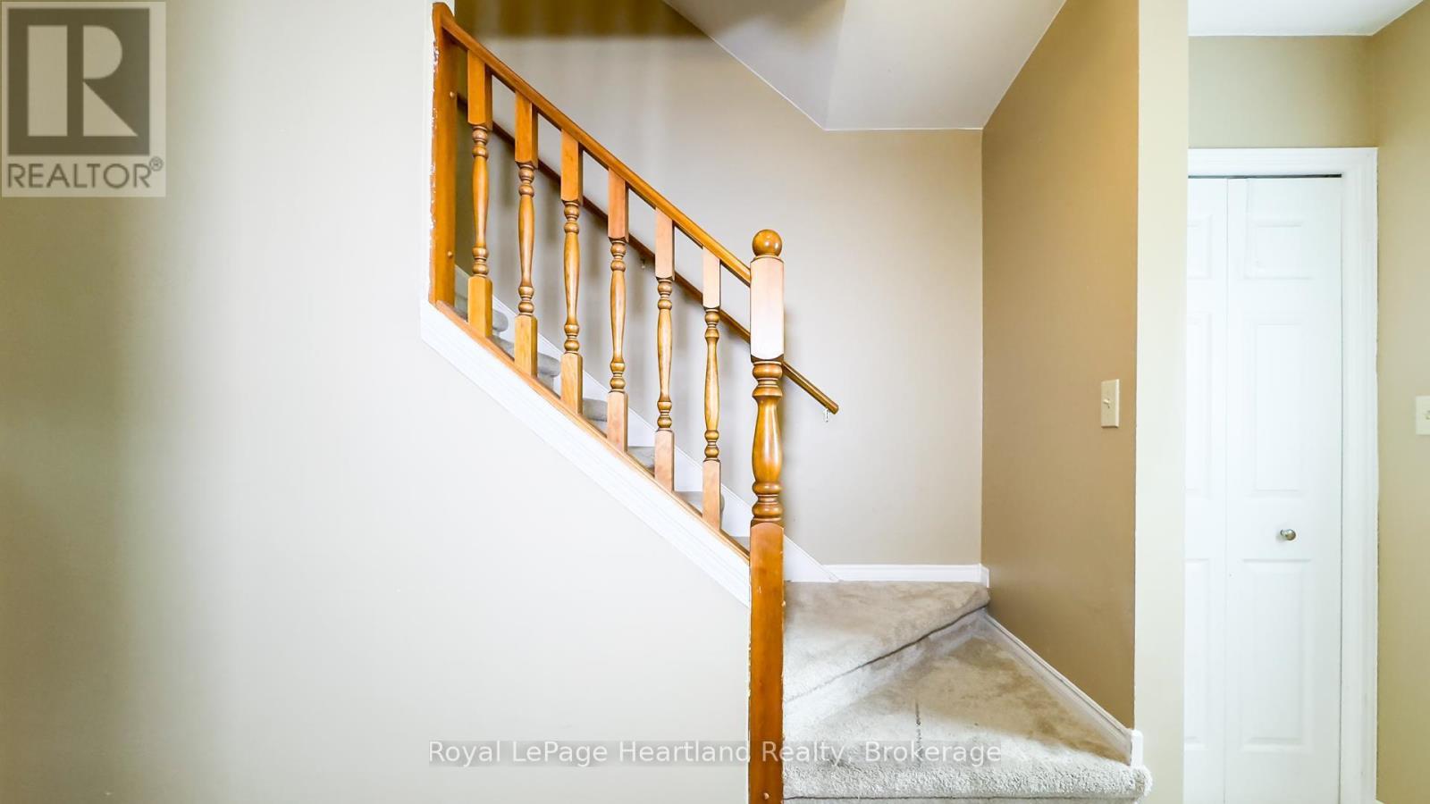 49 Wellington Street W, South Huron, Ontario  N0M 1S2 - Photo 9 - X12148022
