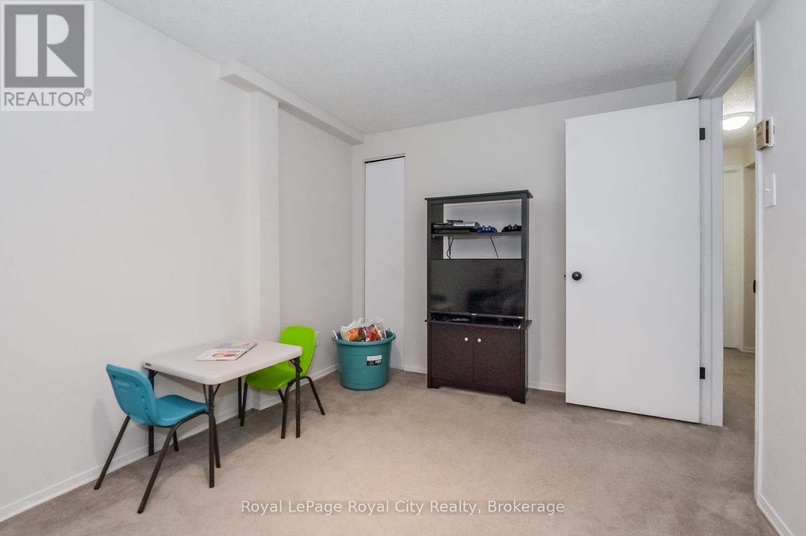 300 Stornoway Drive, Centre Wellington, Ontario  N1M 3K6 - Photo 19 - X12148026