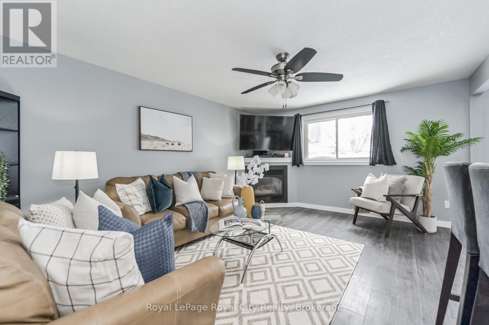 Property at 300 STORNOWAY DRIVE image 3
