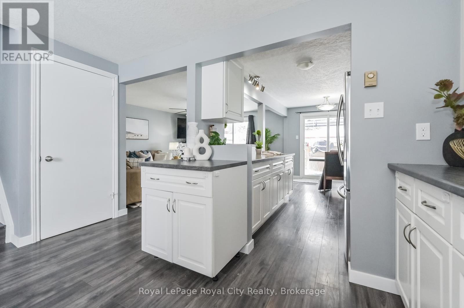300 Stornoway Drive, Centre Wellington, Ontario  N1M 3K6 - Photo 4 - X12148026