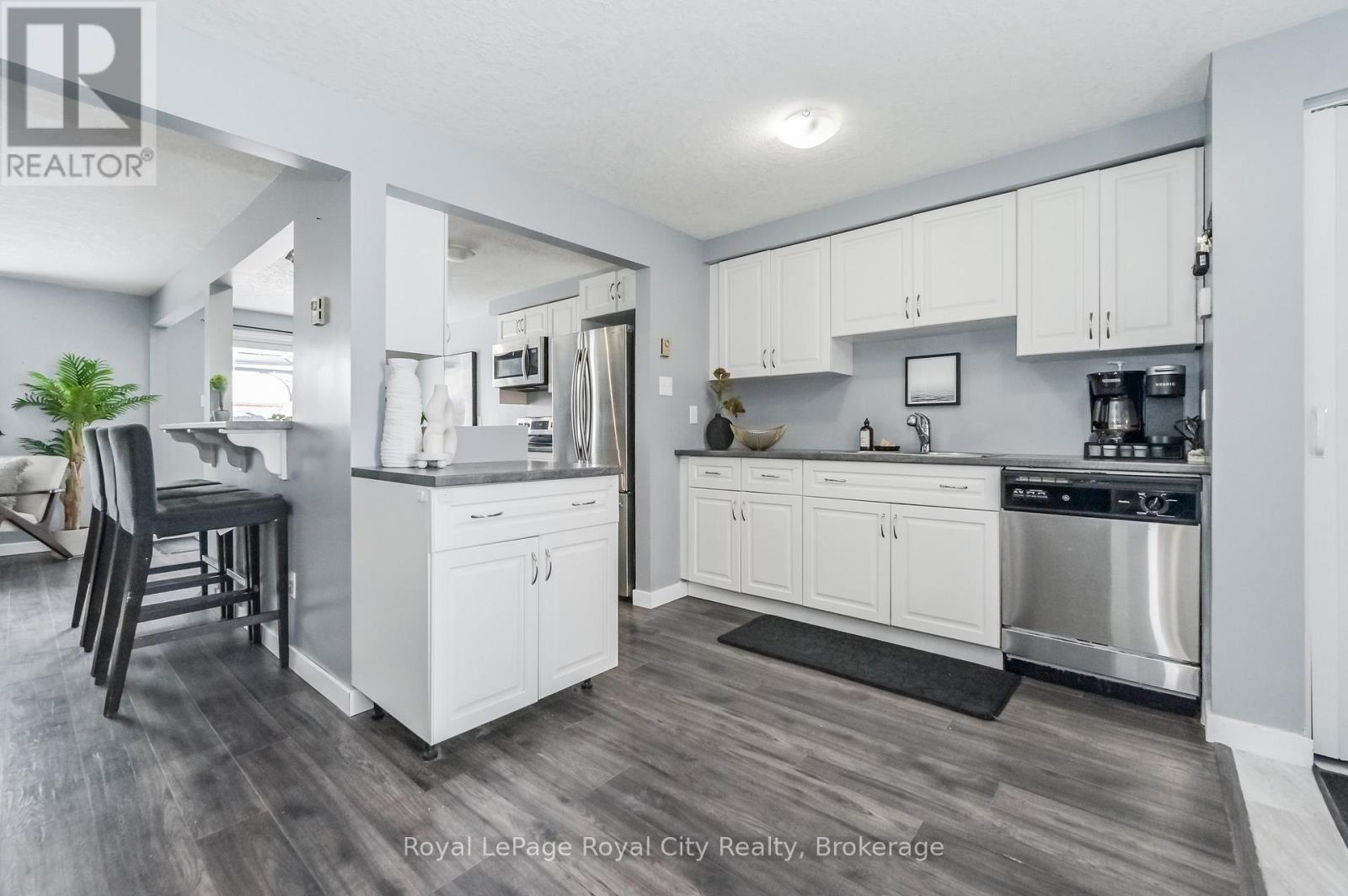 300 Stornoway Drive, Centre Wellington, Ontario  N1M 3K6 - Photo 5 - X12148026