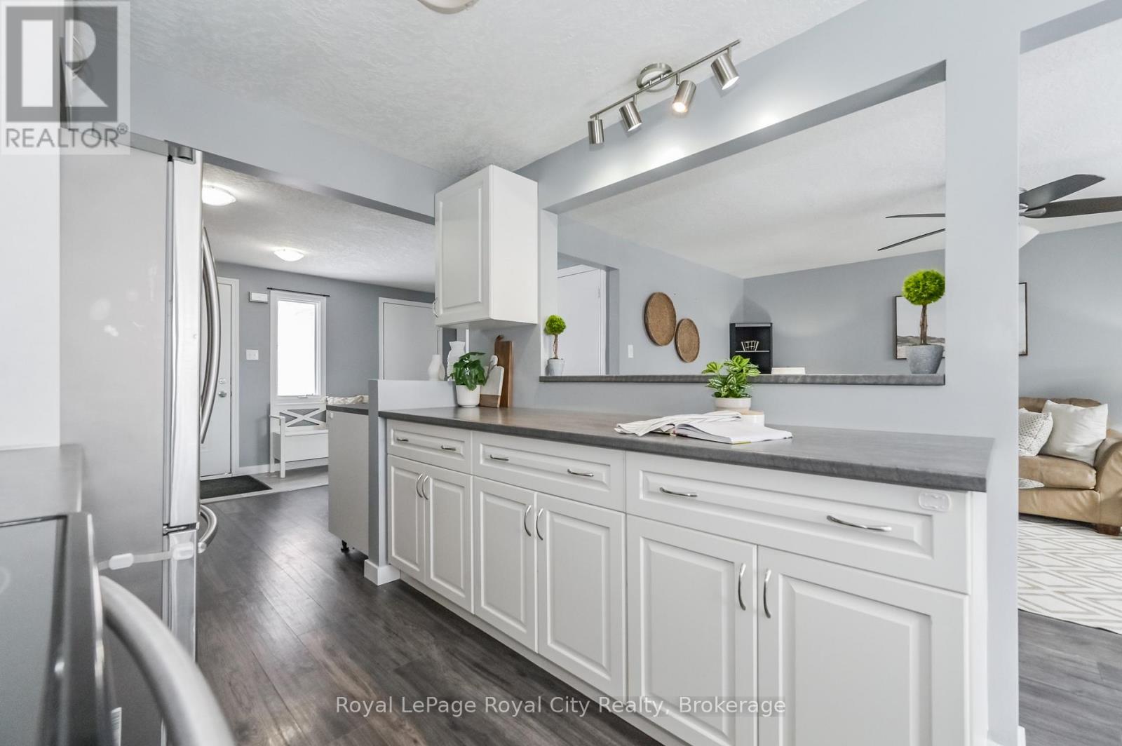 300 Stornoway Drive, Centre Wellington, Ontario  N1M 3K6 - Photo 6 - X12148026